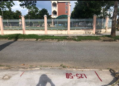Bán nền Stella .Q Binh Thuy. TP.Cần Thơ DT 5x22m hướng đông nam giá lỗ