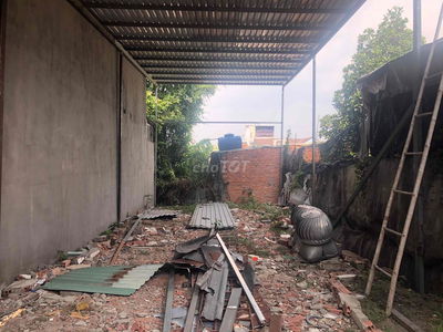 Đất mặt tiền khu dân cư