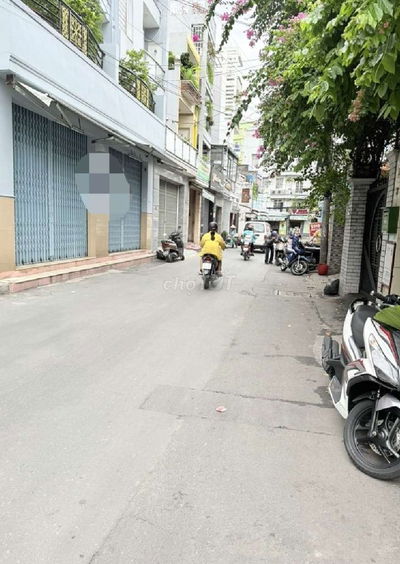 Ngã Ba Bắc Hải - Lý Thường Kiệt - 4,2x12m - 4 Tầng -1 căn ra HXT thông