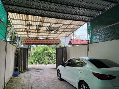 Nhà cách trường ĐH FPT 30m