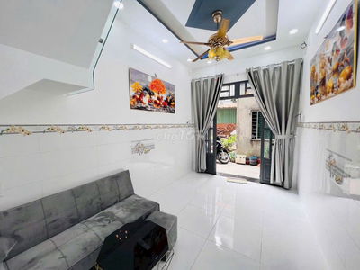 Nhà lê văn lương 3 phòng ngủ, gần khu hoàng anh gia lai.