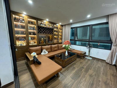 Bán nhà mặt phố NGUYỄN HOÀNG - 80M2 x 6 tầng thang máy x 5m mặt tiền x 44 tỷ - kinh doanh sầm uất.