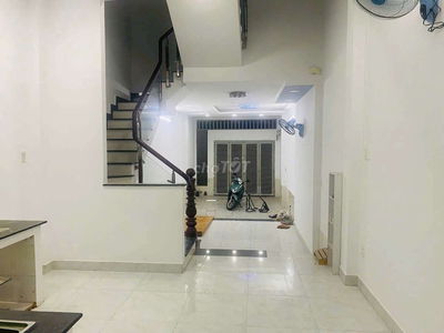 Cho thuê nhà dt 4 x17  trệt 2 lầu