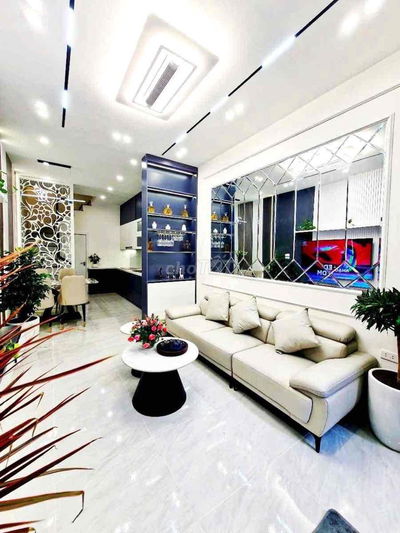 Bán Gấp! Trường Chinh, ngõ ba gác, lô góc, 3 thoáng, sân rộng, 66m2*5T