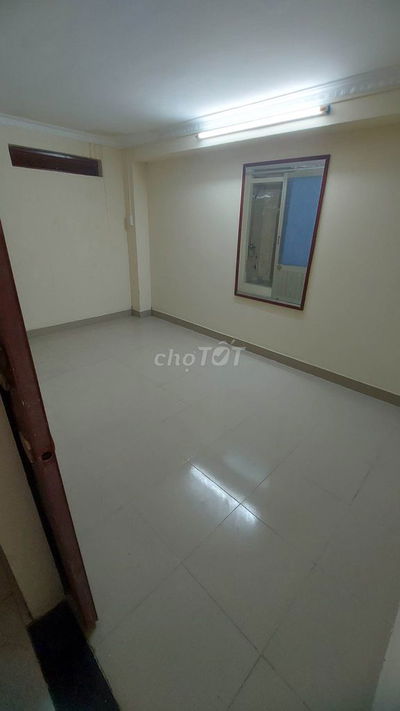 Phòng Trọ 15m² , kép kín, lầu 1 ở Trương Quốc Dung