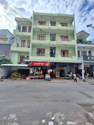 Nhà trọ 1 trệt 3 lầu thu 130tr tháng gần chợ Xóm Vắng và kcn Sóng Thần