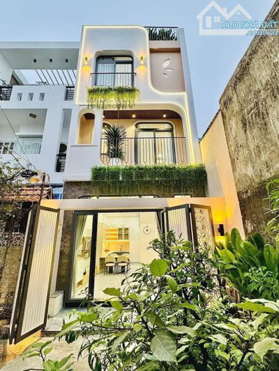 Bán căn nhà đang cho thuê 18tr/ tháng ngay Lê Quý Đôn, Q3. Giá: 3 tỷ 090tr/68m2, sổ riêng