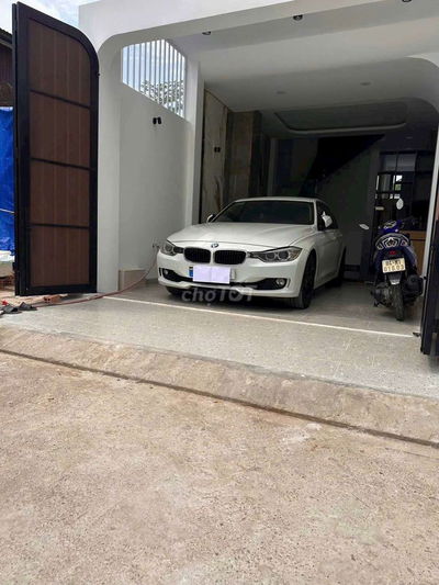 Bán nhà 3 Lầu Ngã 3 Hoàng Hữu Nam - Lê Văn Việt - Nguyễn Văn Tăng