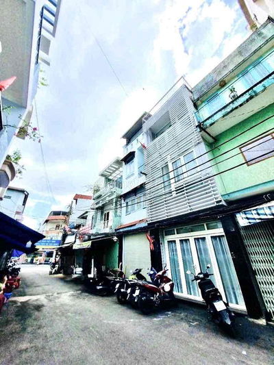 QUẬN 1– HẺM XE HƠI TRẦN QUANG KHẢI– (3,6x8)M – 3 TẦNG BTCT– GẦN QUẬN 3