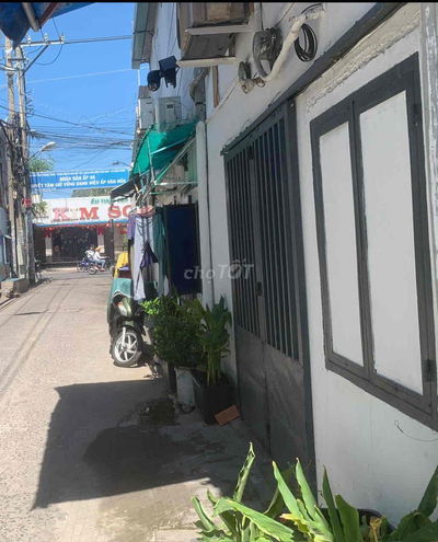 nhà nguyên căn ngay sát bên siêu thị satra phạm hùng