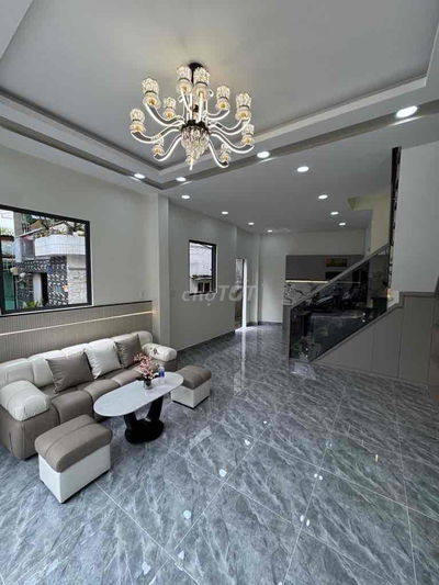 HẺM 242 BÀ HOM THÔNG TÂN HOÀ ĐÔNG -CĂN GÓC HIẾM-NHÀ MỚI VÀO Ở NGAY.