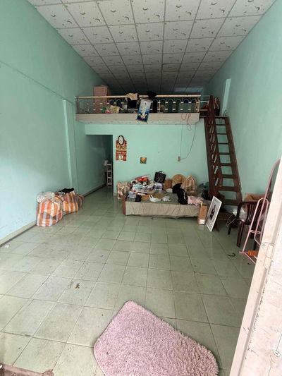 Nhà kiệt Tôn Đản sát chợ hoà an cách 200m chỉ 2ti270