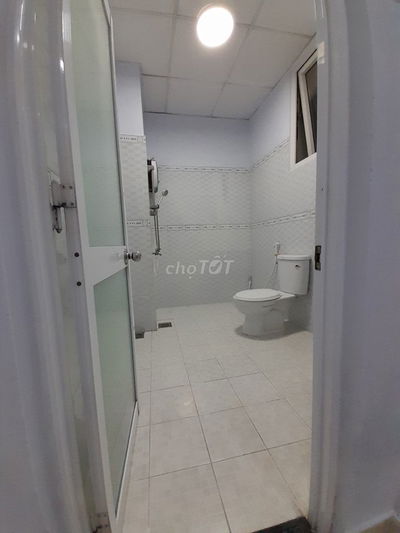 CHO THUÊ CĂN HỘ CHUNG TRUNG ĐÔNG TÂN PHÚ 2PN FULL NỘI THẤT 9TR5