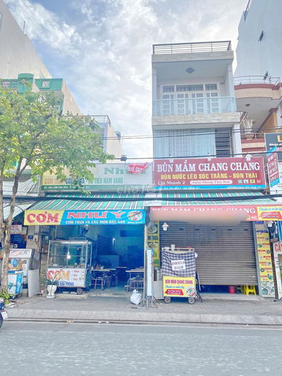 Mặt bằng ngang lớn hơn 8m vị trí sầm uất Lâm Văn Bền Q7 giá 60tr