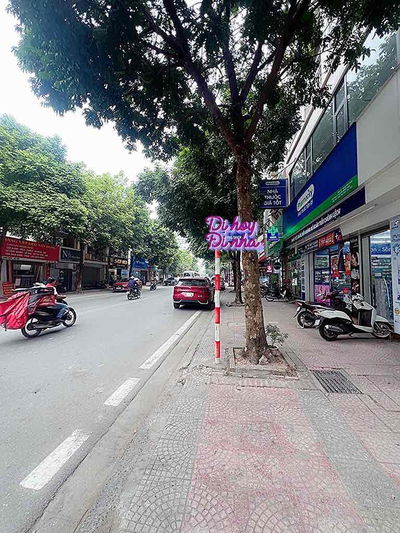 TRUNG TÂM THẠCH BÀN – 1 NHÀ RA PHỐ – 6 TẦNG THANG MÁY – Ô TÔ ĐỖ CỔNG –