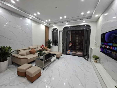 NHÀ ĐẸP LONG BIÊN, PHỐ TRẠM 38m2 x 5 TẦNG, CHỈ VIỆC XÁCH VALI VÀO Ở