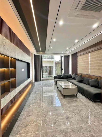 BÁN NHÀ NGAY TRUNG TÂM LONG BIÊN, 7 TẦNG THANG MÁY x 45m2 NA