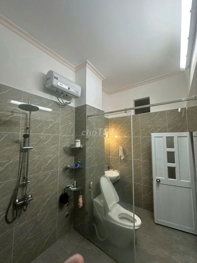 NNHÀ FULL NỘI THẤT_4,5x18m_ GẦN CV.LÀNG HOA