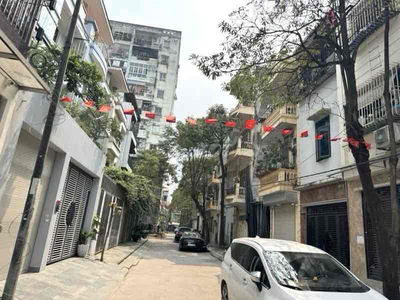 Cần bán nhanh nhà mặt phố Mộ Lao- chân toà chung cư – 2 mặt ô tô – Kin
