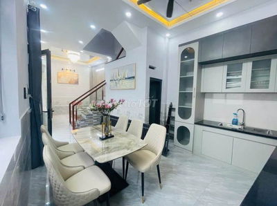 CHỦ BÁN NHÀ GẤP 90M2 NGAY CHỢ BÌNH CHÁNH, SỔ RIÊNG,KDC HIỆN HỮU