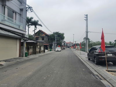 *Giảm sốc 1 tỷ* - Chủ nhà cần tiền hạ giá 200m2 đất mặt trục chính thôn Sáp Mai ngoài đê, SDCC