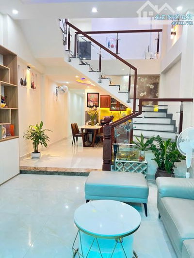 HẢI CHÂU! BÁN NHÀ 3TẦNG 3MÊ MỚI ĐẸP, FULL NỘI THẤT, VALI Ở NGAY – Ô TÔ ĐỖ CỬA – NHỈNH 5TỶ