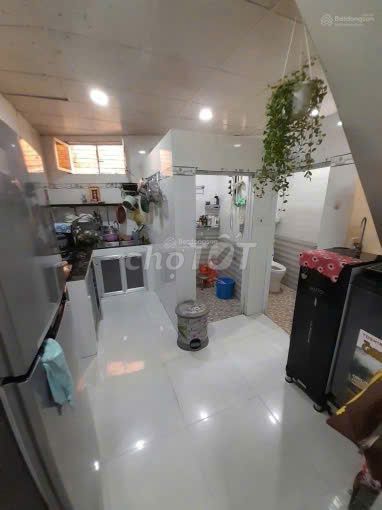 CHO THUÊ Mặt tiền kinh doanh,P11 Q8 2 tầng, 5 PN Chân cầu Chà Và,