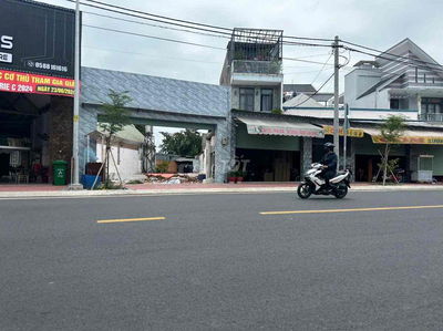Đất mặt tiền ngay thị trấn Hóc Môn