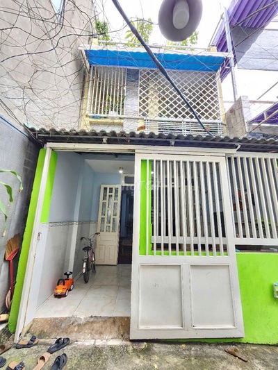 Bán nhà trệt lầu ngay chợ Đoàn Thị Kia gần ngã ba Ông Xã Dĩ An