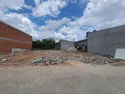 BÁN ĐẤT ĐƯỜNG HÀ HUY GIÁP 4,5x17  FULL THỐ CƯ 76,5M2