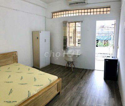 Phòg hồ biểu chánh cắt nguyễn văn trỗi,gần sân bay,0 chug chủ,giờ tựdo