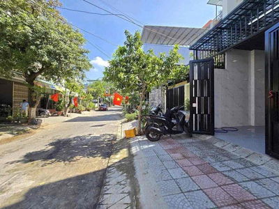 Bán gấp nhà ngay chợ Bà Ngựa Hưng Nhơn (90m2)