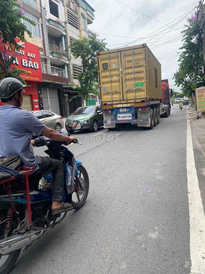 BÁN NHÀ 3 TẦNG- MẶT TIỀN KD + CĂN HỘ DỊCH VỤ - KHU NAM LONG - SÁT GV