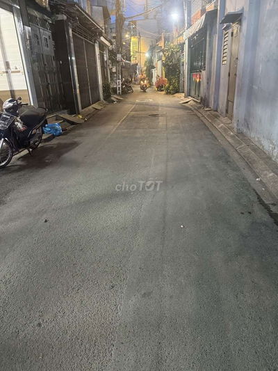 Bán nhà đường Lạc Long Quân phường11 Tân Bình Ngang 5,3M 80M2giá 9,4ty