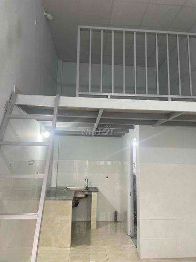 phòng18m2, gác 9m2 83b đường 22 phước long td