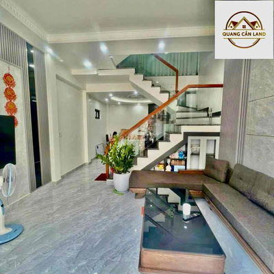 Nhà đẹp Minh Khai, ngõ thông, nông, trước nhà rộng rãi, 42m2, 7 tỷ