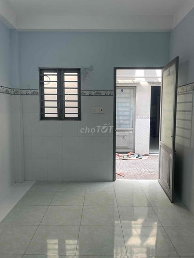 phòng 18m2, gác 16m 2 , 2wc , 83b đường 22 phước long q9