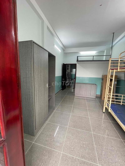 phòng ban công - 6.5tr -273/1/8 tô hiến thành q.10