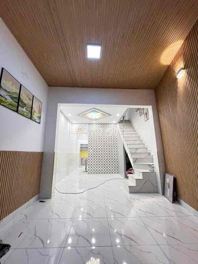 👉Nhà Mới 2 Tầng - Sát Mặt Tiền - DT: 42m2 - Ngay Tỉnh Lộ 10 - Chi 4,05