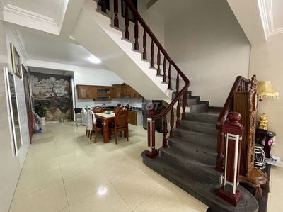 Cho thuê nhà 5 p.ngủ khép kín (80m2) phố Văn Cao.