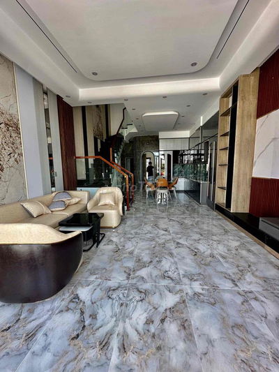 Nhà 3 tầng hướng Đông Nam khu vực Hoà Xuân full nội thất