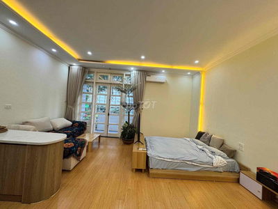 Studio Siêu Xinh Mặt Phố Ban Công Riêng