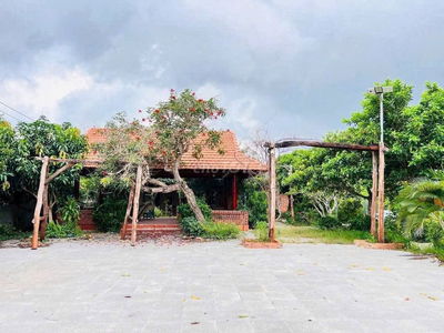 Nhà vườn ngay Góc 2 mặt tiền thoáng, 240m thổ cư , mặt tiền ngang 21m
