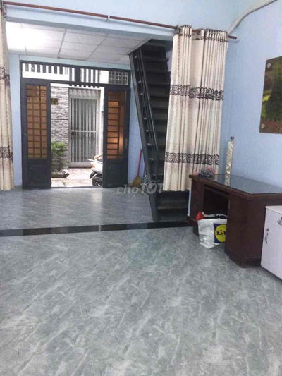 nhà 3,5x13 CÁCH MẠNG THÁNG 8. hẻm thông