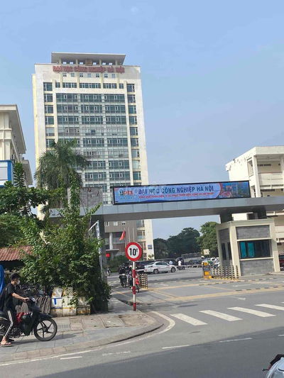 Nhà cách ĐH Công nghiệp 300m Cần bán gấp 6.x tỷ