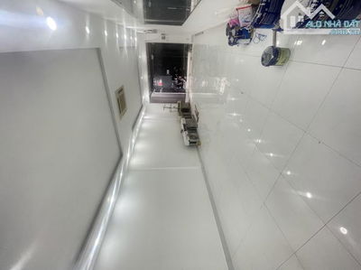 Cho thuê nhà nguyên căn mặt tiền Âu Cơ Quận Tân Bình DT 4x22-5L.Thang máy.Giá 38tr