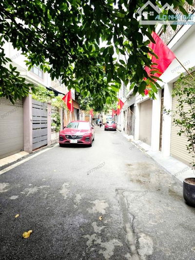 BÁN NHÀ XUÂN LA 90m2 × 5T × MT 5m. HAI Ô TÔ TRÁNH + 2 THOÁNG - GARA Ô TÔ + THANG MÁY