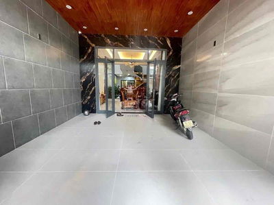 Nhà đẹp full nội thất gỗ xịn khu Hoà Xuân
