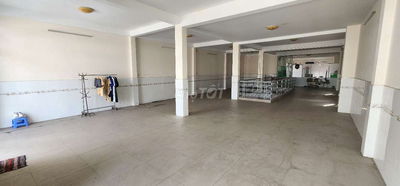 Cho thuê văn phòng và kho rộng 240m²