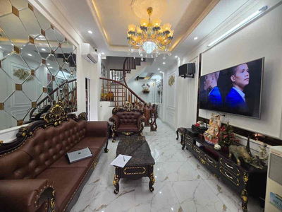 Cực phẩm Thành Thái, 41m², 4 tầng, xây mới, full đồ, giá chỉ 7.1 tỷ.